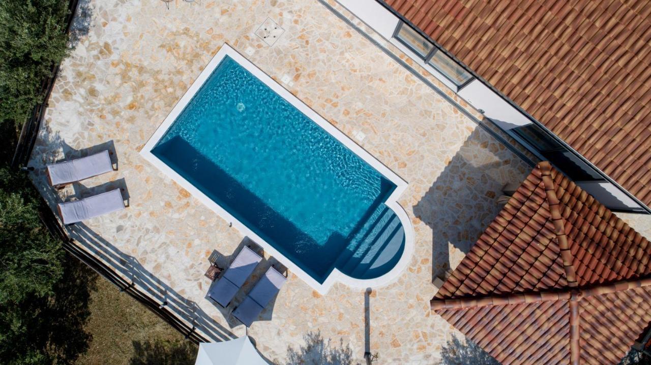 Wonderful Holiday House Bruno With Heated Pool 扎达尔 外观 照片